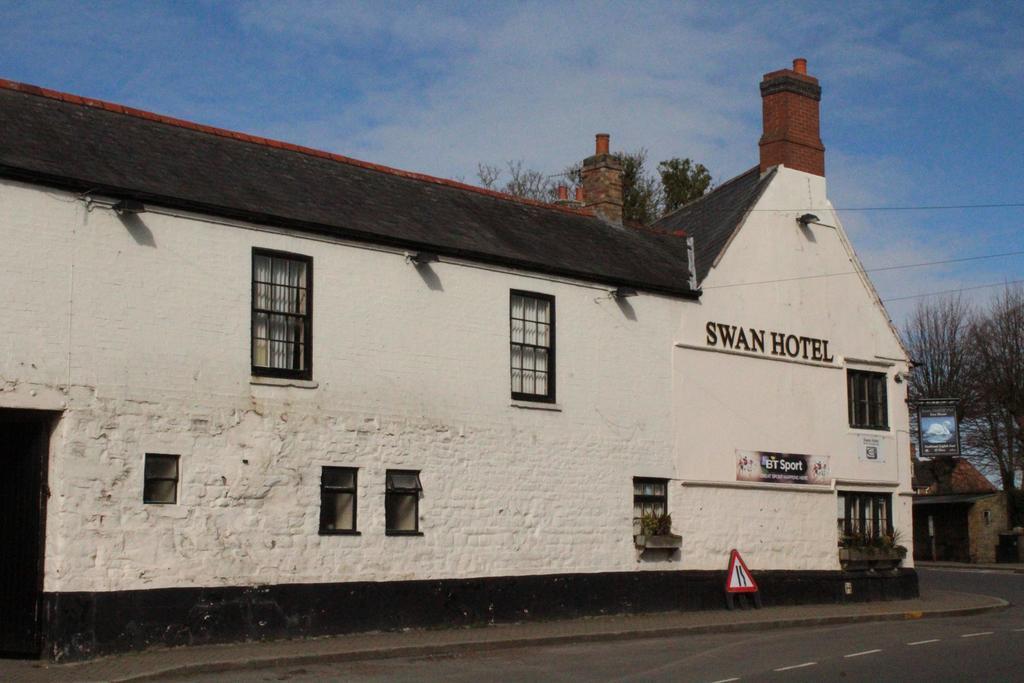 Bed and Breakfast The Swan Kineton  Экстерьер фото